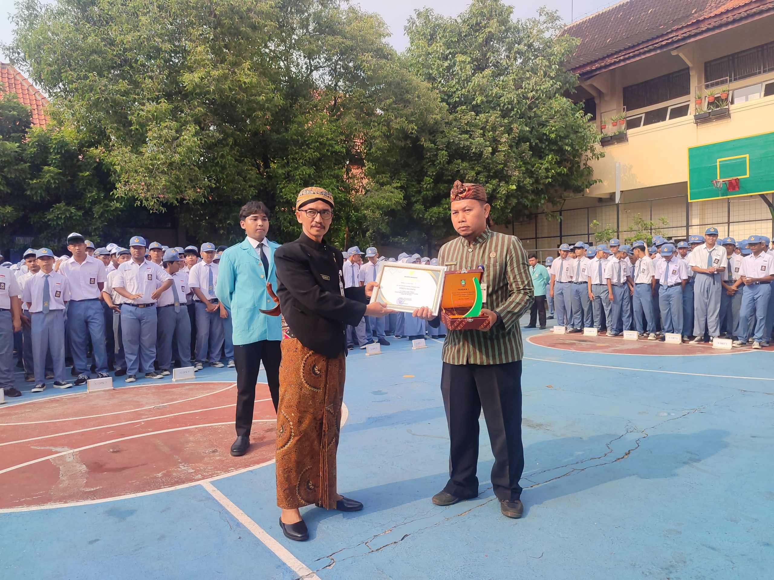 Upacara HGN (Hari Guru Nasional) SMKN 9 Surakarta